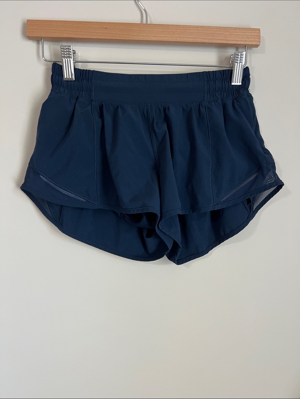 Lululemon Womens Size 6 Hotty Hot Shorts Navy Blue Athletic Running EUC